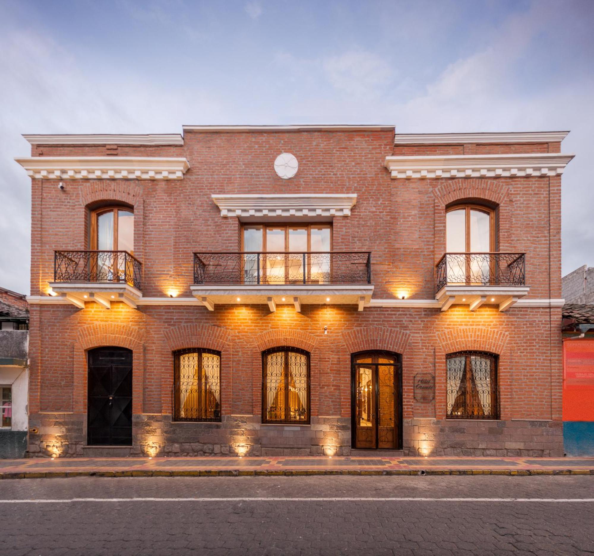 Hotel Otavalo Exterior photo